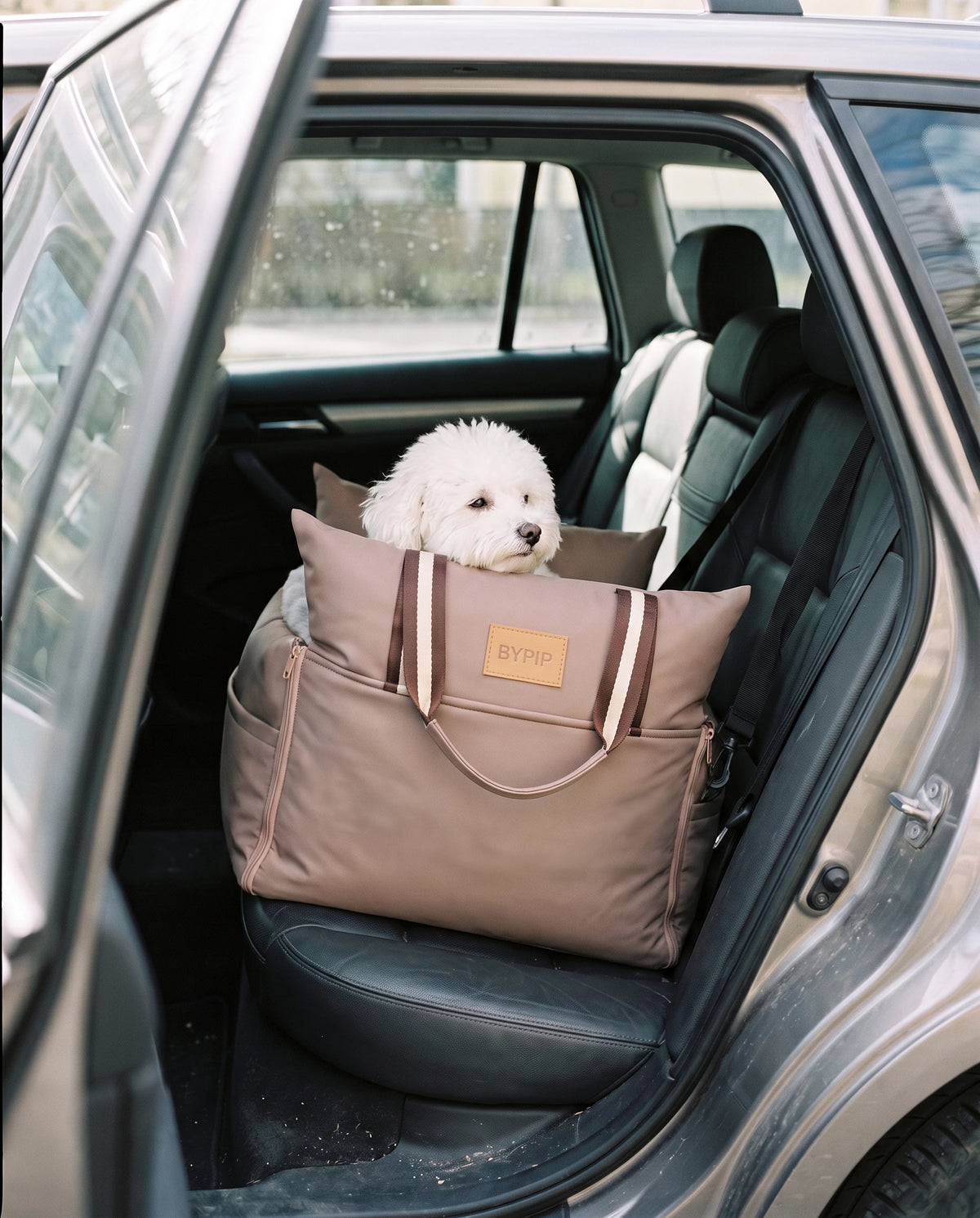 Come installare il seggiolino per auto.
