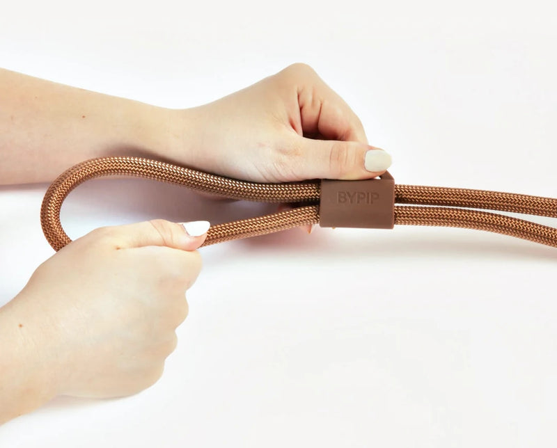 Hands-Free Rope Dog Leash - Cocoa - soft rope in hand